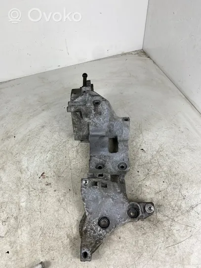 Audi A4 S4 B9 Generator/alternator bracket 04L903143B