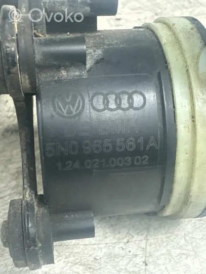Volkswagen PASSAT B6 Pompe à eau de liquide de refroidissement 5N0965561A
