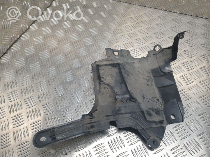 Mazda CX-3 Altra parte del vano motore D10E5634Z