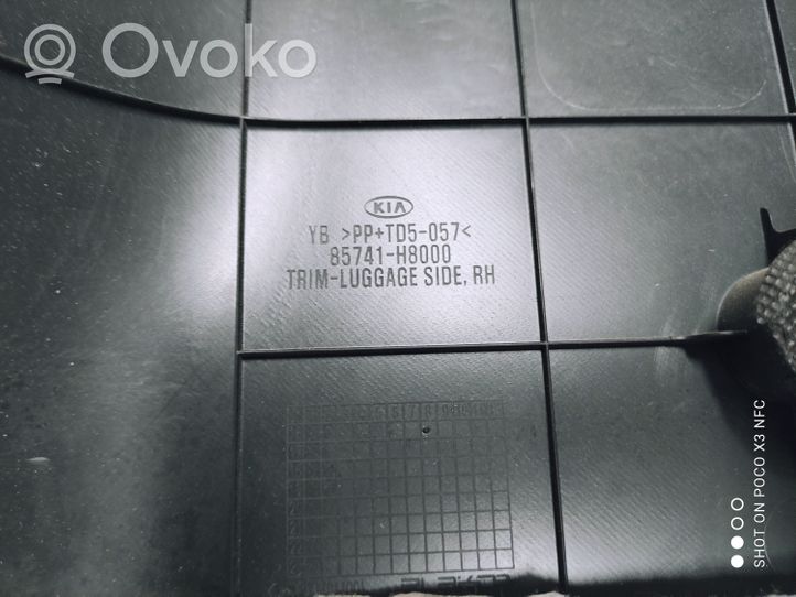 KIA Rio Tavaratilan/takakontin alempi sivuverhoilu 85741H8000