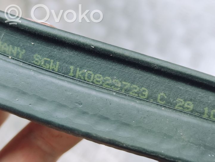 1K0823723 Volkswagen Golf VI Engine compartment rubber, 8.10 € | RRR