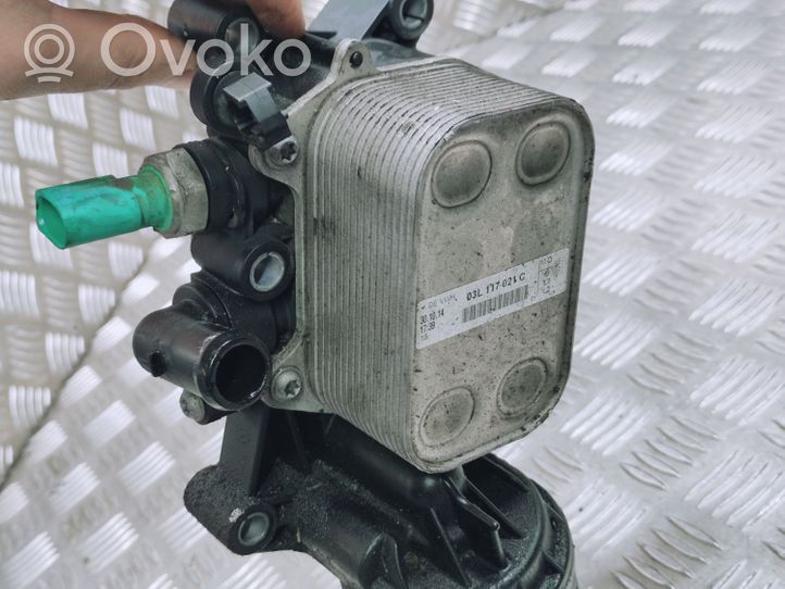 Volkswagen Polo V 6R Support de filtre à huile 04B115389B