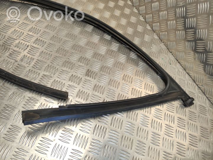 Audi A4 S4 B8 8K Rubber seal front door window/glass 8K0837439