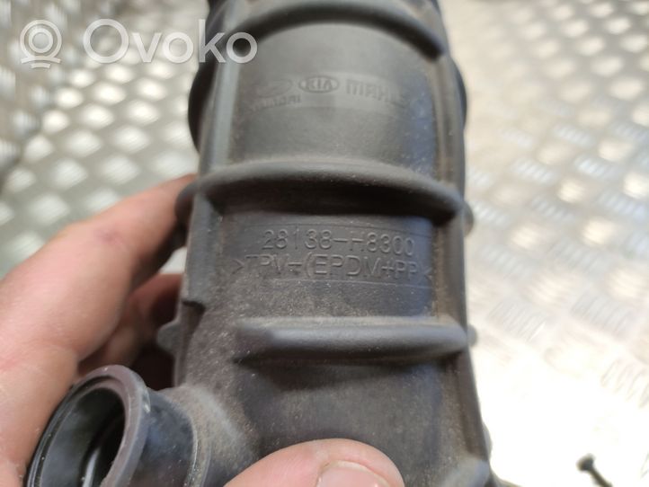 KIA Rio Parte del condotto di aspirazione dell'aria 28138H8300