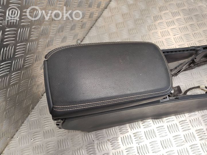 Mercedes-Benz B W246 W242 Keskikonsoli A1766800900