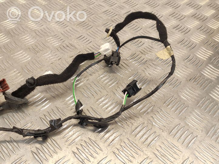 Dacia Sandero Takaoven johtosarja 2051263940R