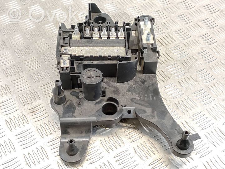 Volkswagen Polo VI AW Module de fusibles 2Q0937548E