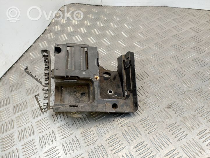 Volkswagen Caddy Dangtelis saugiklių dėžės 1K0907361C