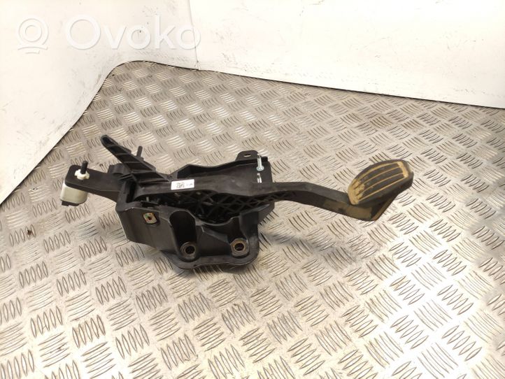 Citroen C4 III e-C4 Brake pedal 9824311680