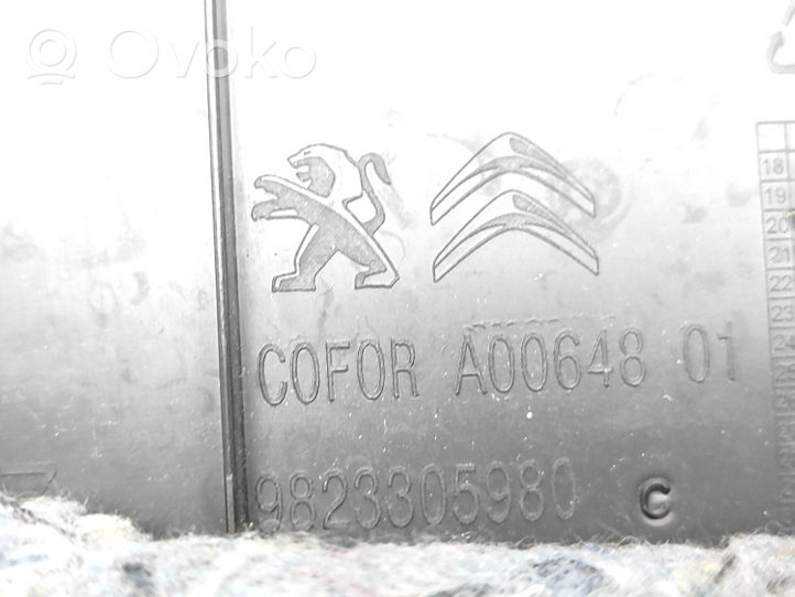 Peugeot 208 Protection de seuil de coffre 9823305980