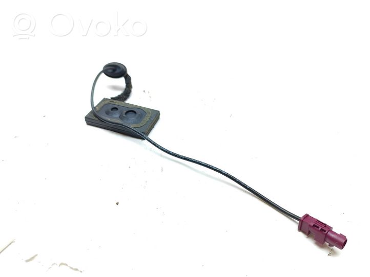 Mercedes-Benz B W246 W242 GPS-pystyantenni A2460054201