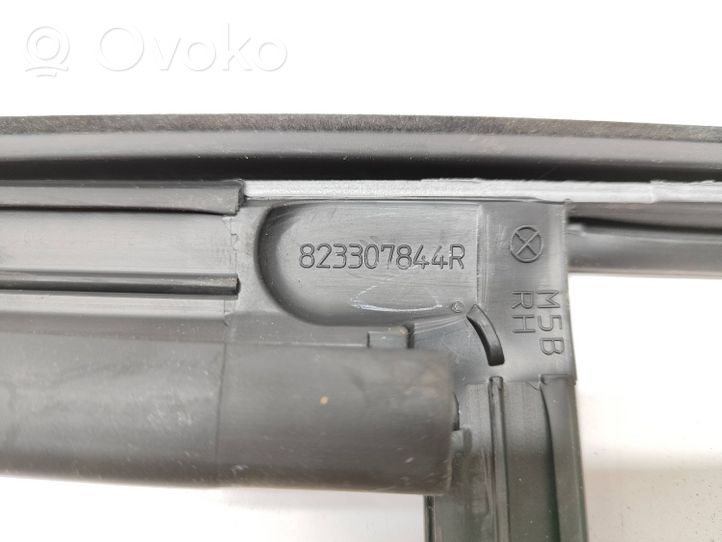 Dacia Sandero Takaoven lasin muotolista 823307844R