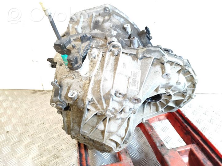 Renault Trafic III (X82) Manual 6 speed gearbox 320108718R