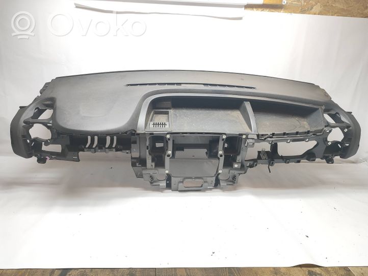 Renault Trafic III (X82) Dashboard 681002557R