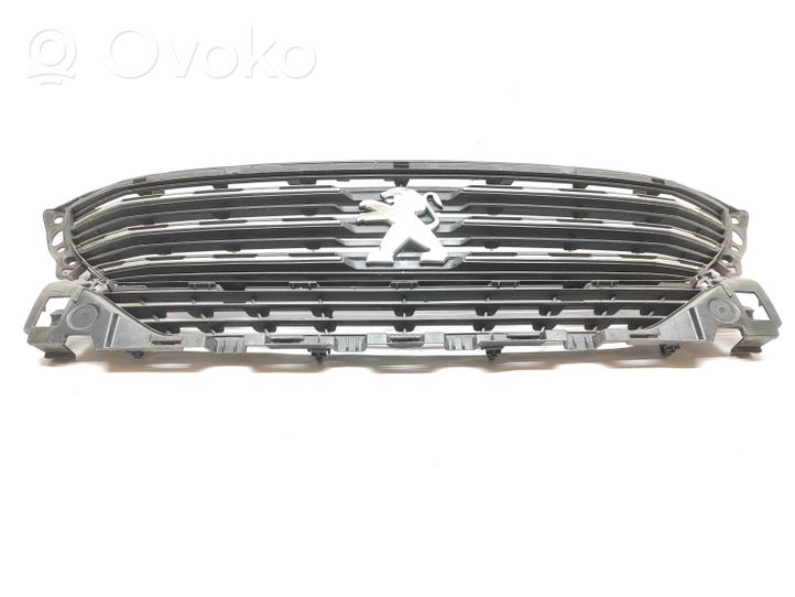 Peugeot 5008 II Maskownica / Grill / Atrapa górna chłodnicy 9816501577