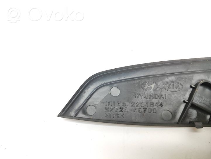 Hyundai i30 Inne elementy wykończeniowe drzwi tylnych 82724A6700