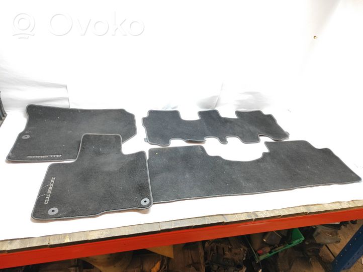 KIA Sorento Kit tapis de sol auto 