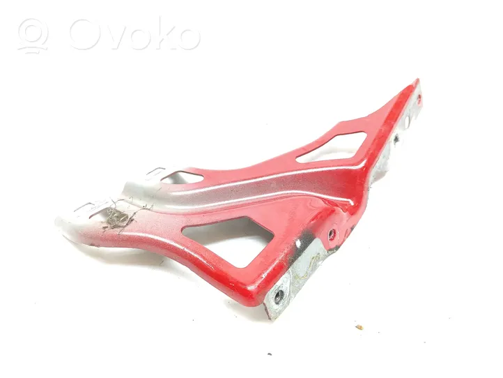 Audi Q3 8U Fender mounting bracket 8U0821135