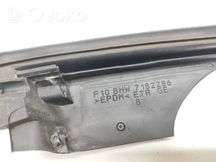 BMW 5 F10 F11 Rubber seal front door window/glass 7182286