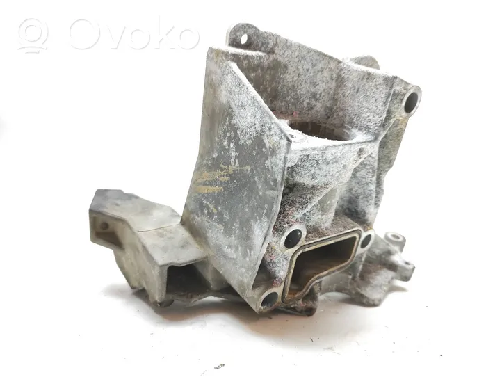 Audi Q7 4L Supporto di montaggio della pompa del servosterzo 059145169AA