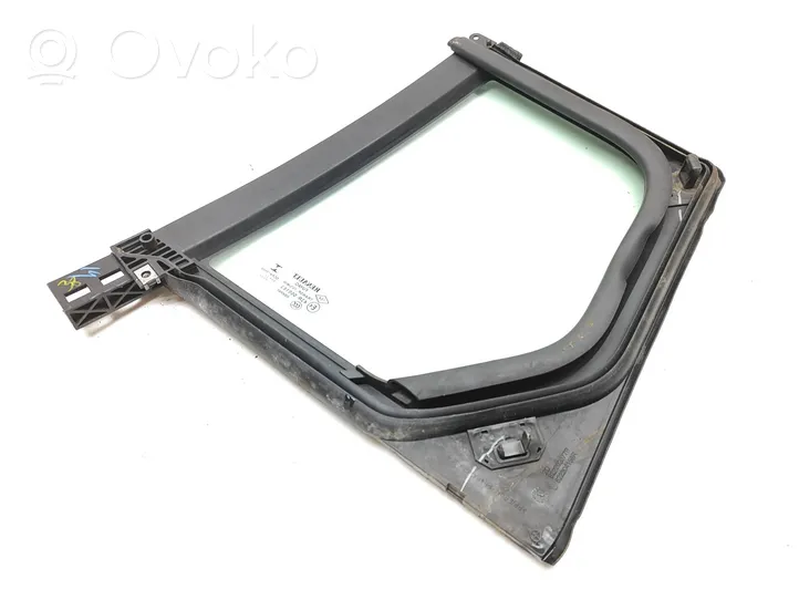 Renault Megane IV Rear vent window glass 43R000183