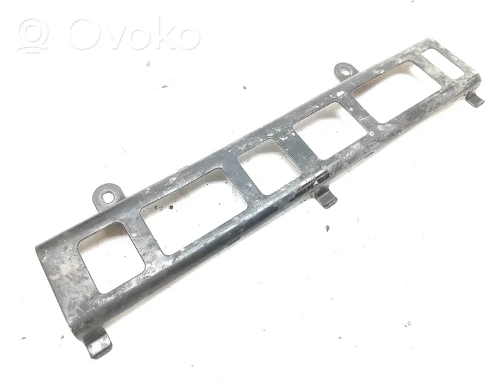 Audi A4 S4 B8 8K Staffa/supporto di montaggio del filtro carburante 8K0201710