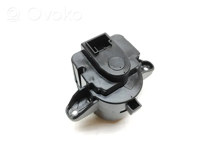 Volkswagen Touareg II Ignition lock 7P6905843