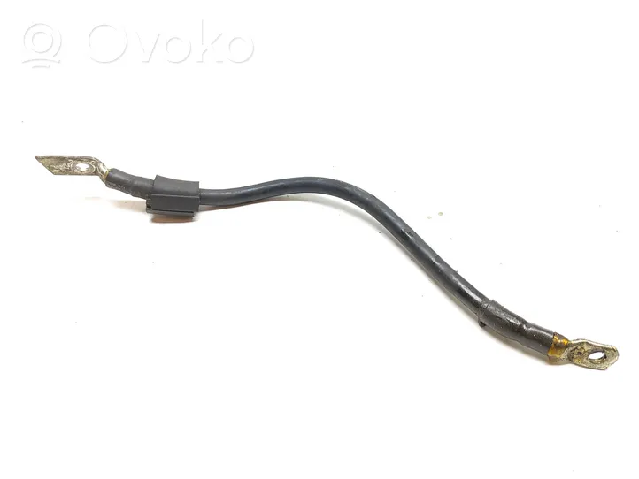 Volkswagen Touareg II Câble de batterie positif 7P0971235A