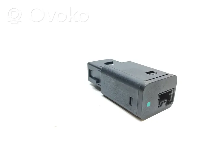 Peugeot 208 Connettore plug in USB 98217039DX