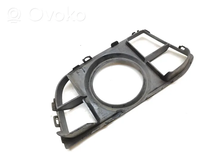 BMW 5 F10 F11 Pretmiglas luktura dekoratīvais režģis 8059001