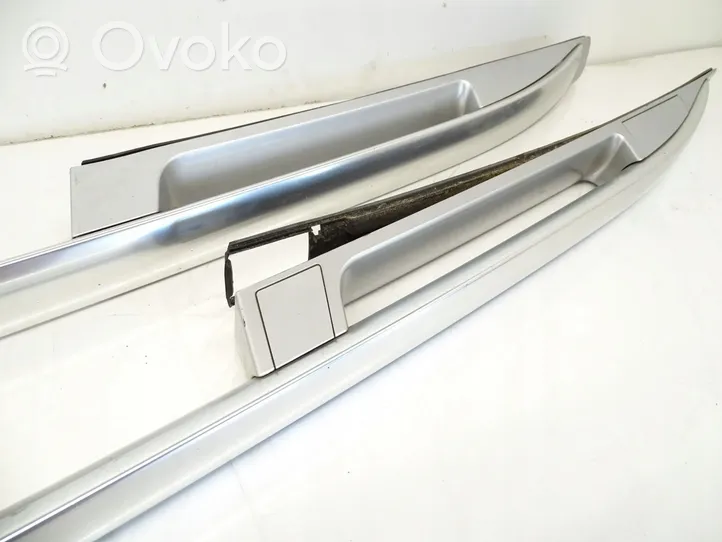 Volkswagen Touareg I Roof bar rail 7L6860026