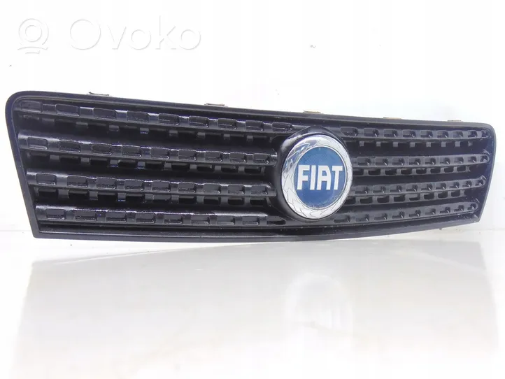 Fiat Punto (199) Grille calandre supérieure de pare-chocs avant 46849442