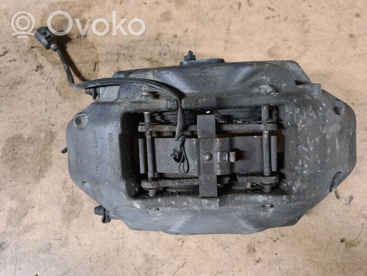 Volkswagen Touareg I Front brake caliper 209236051A