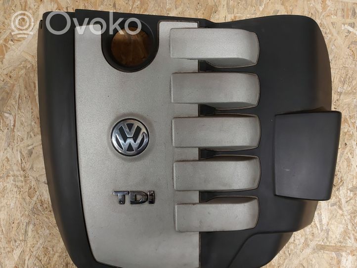 Volkswagen Touareg I Couvercle cache moteur 070103926A