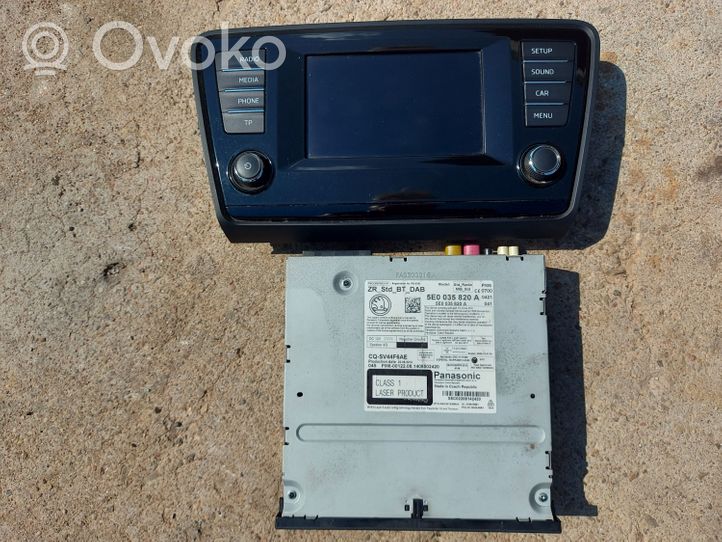 Skoda Octavia Mk3 (5E) Panel / Radioodtwarzacz CD/DVD/GPS 5E0035820A
