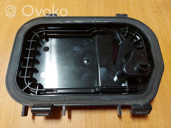 Audi A6 S6 C6 4F Osłona żarówki lampy przedniej 16016300L