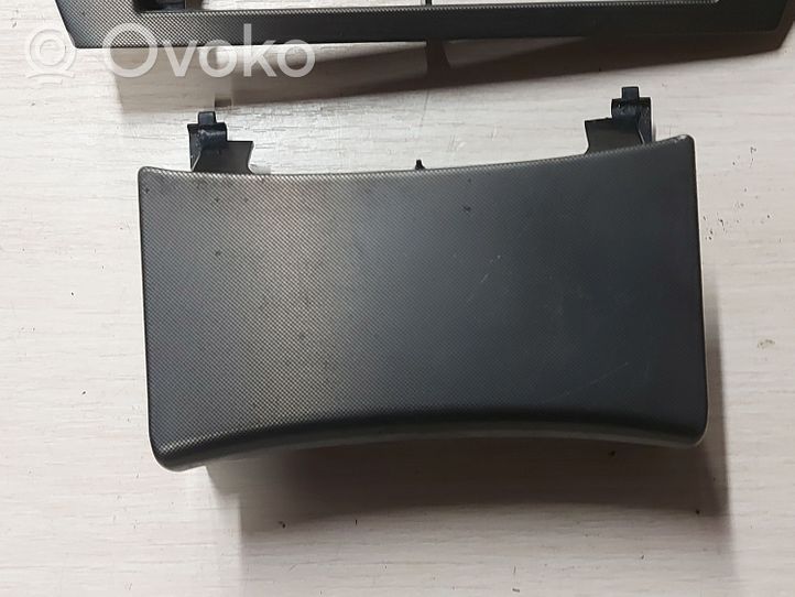 Volkswagen PASSAT B5.5 Radio/GPS head unit trim 3B0858069BA