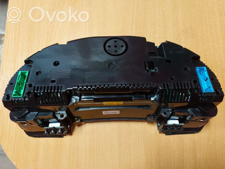 Audi A4 S4 B7 8E 8H Tachimetro (quadro strumenti) 8E0920932