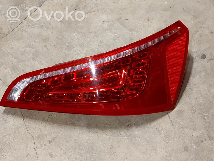 Audi Q5 SQ5 Lampy tylnej klapy bagażnika 8R0945094A