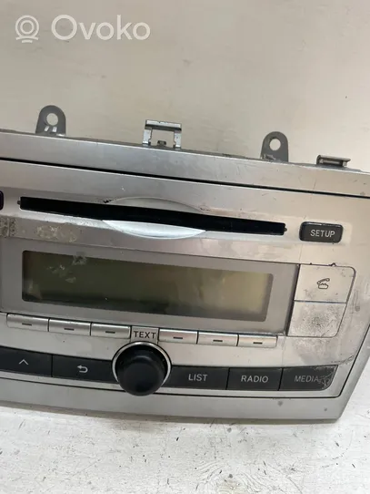 Toyota Avensis T270 Panel / Radioodtwarzacz CD/DVD/GPS 8612005220