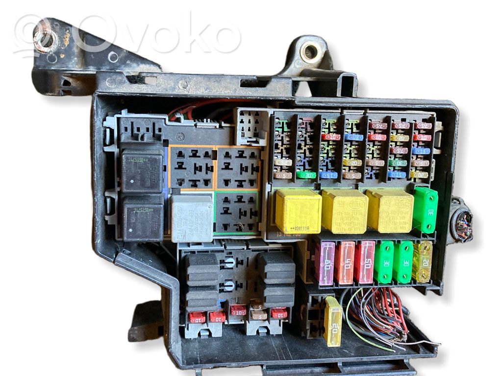 Opel Zafira A Fuse module 