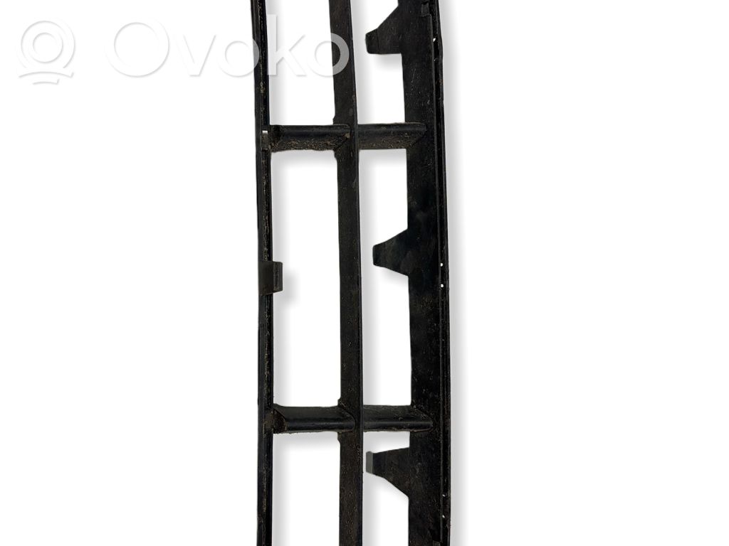 Front bumper lower grill   51118235671