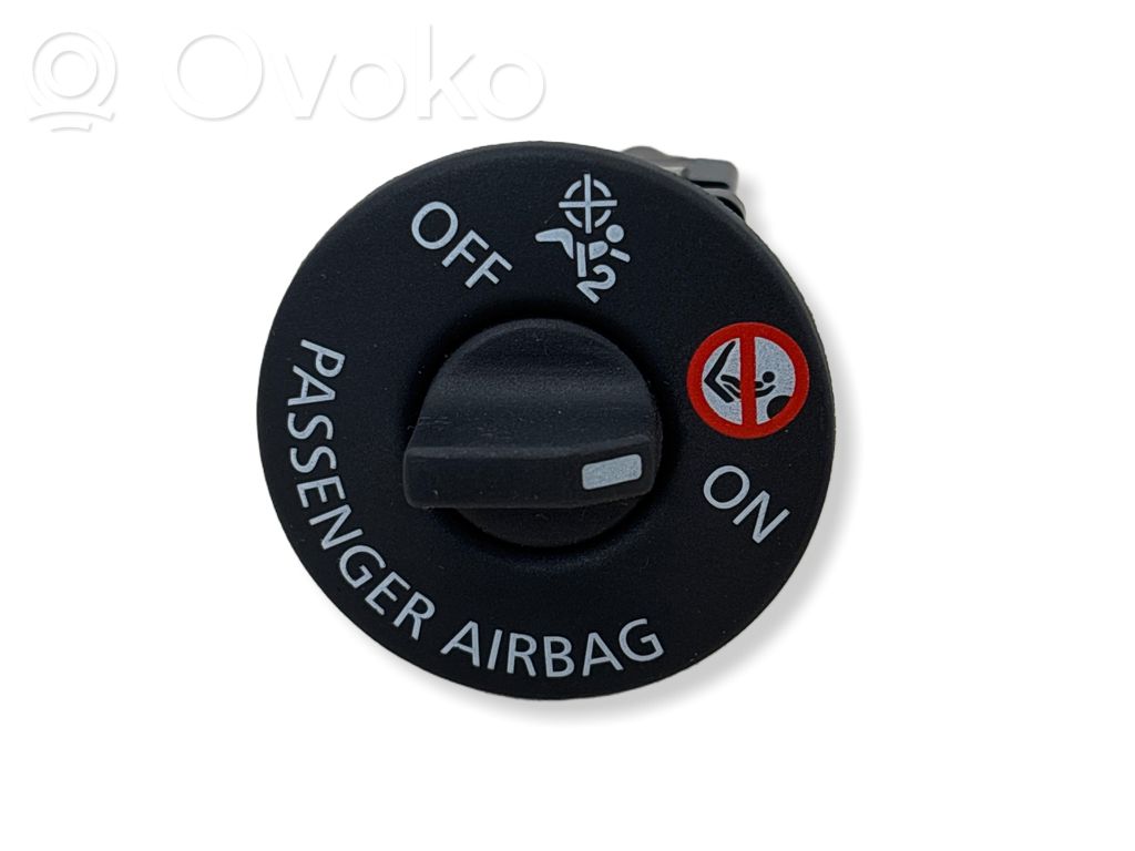 Smart ForTwo III C453 Passenger airbag on/off switch 