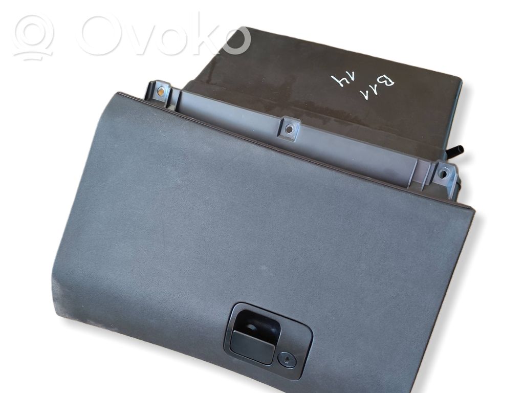 Saab 9-5 Glove box 