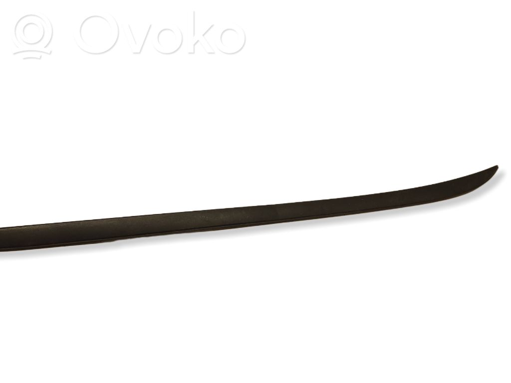 Windshield trim   BM51A03194