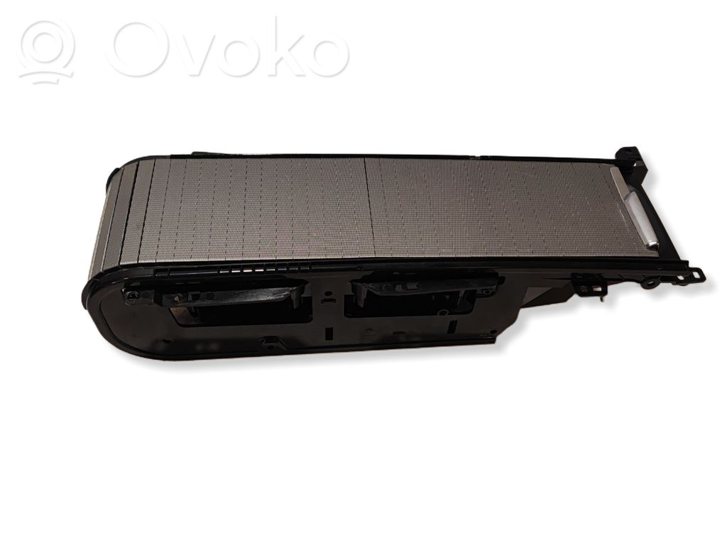 Volvo XC90 Cup holder front 