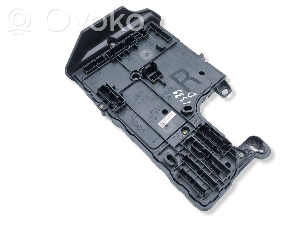 Tesla Model 3 Комфортный модуль 