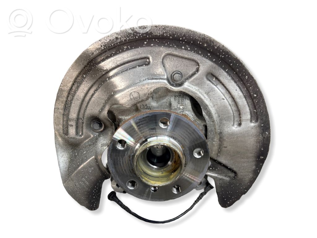 Front wheel hub   6876643