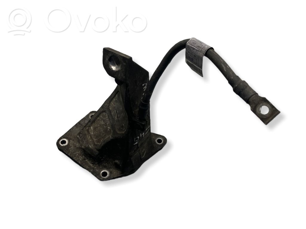 Engine mounting bracket   6754185,079534,2711