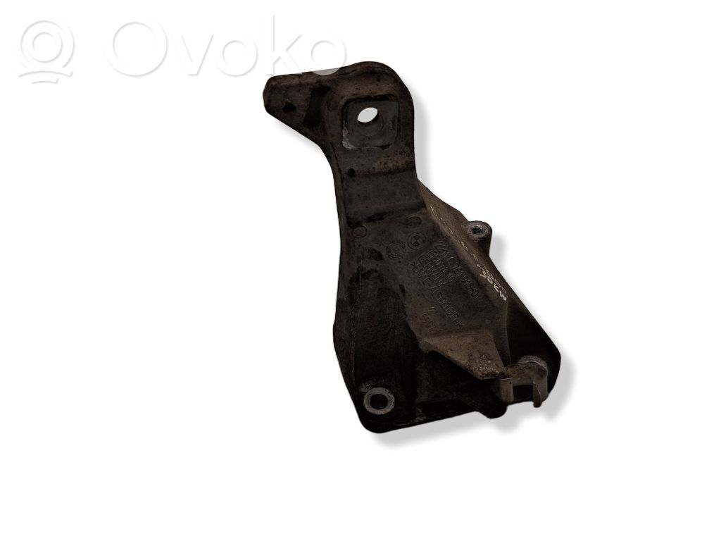 Engine mounting bracket   13807410,6781916